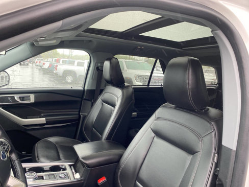 Used 2022 Ford Explorer XLT image 26
