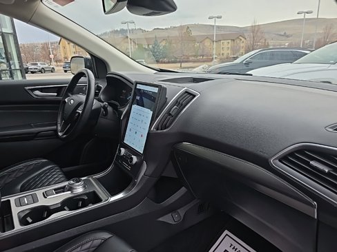 Used 2024 Ford Edge Titanium image 7