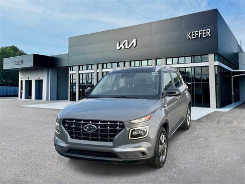 Used 2022 Hyundai Venue Limited image 1