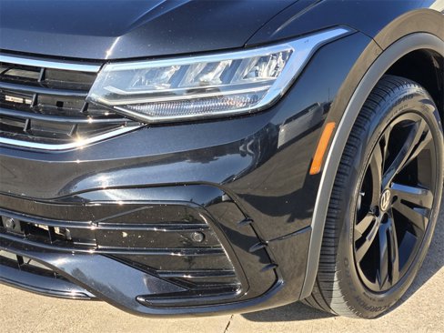 Used 2023 Volkswagen Tiguan SE R-Line image 10