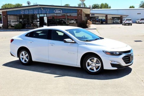 Used 2024 Chevrolet Malibu LT image 3