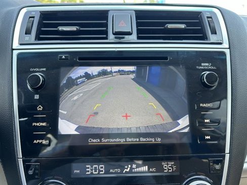 Used 2018 Subaru Outback 2.5i Premium image 18