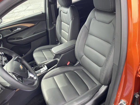Used 2023 Chevrolet TrailBlazer ACTIV w/ Sun and Liftgate Package image 2