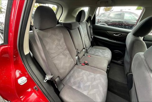 Used 2016 Nissan Rogue S image 24