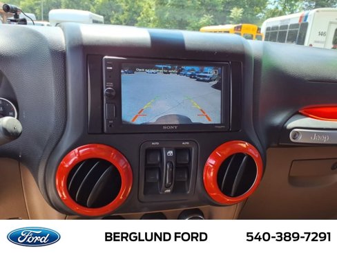 Used 2014 Jeep Wrangler Unlimited Sahara image 24