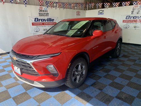 Used 2023 Chevrolet Blazer LT image 2