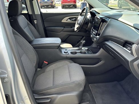 Used 2018 Chevrolet Traverse LT image 9