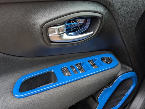 Used 2021 Jeep Renegade Sport w/ Sport Appearance Group image 17
