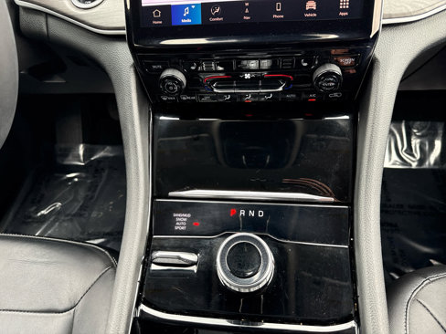 Used 2023 Jeep Grand Cherokee Limited w/ Black Appearance Package image 30