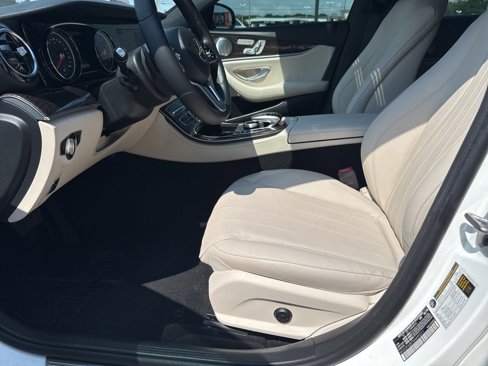 Used 2019 Mercedes-Benz E 450 4MATIC Sedan w/ Premium Package image 11
