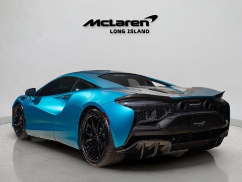 Used 2023 McLaren Artura image 6