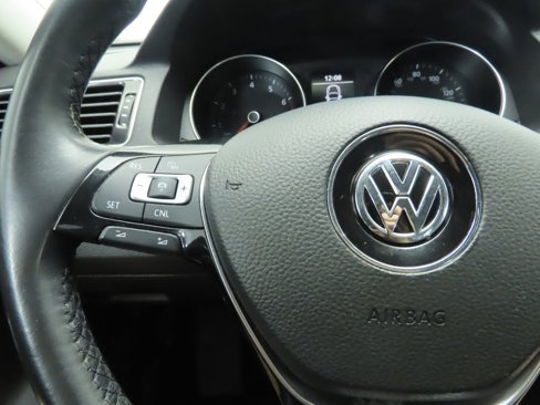 Used 2016 Volkswagen Passat 1.8T SE image 11