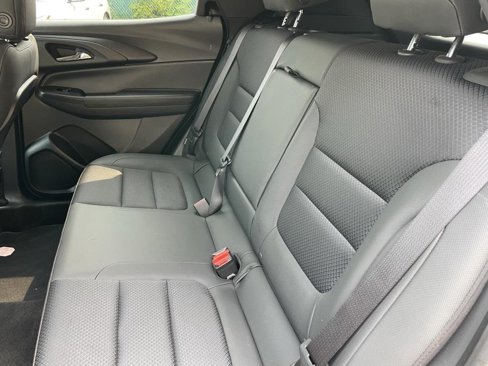 Used 2022 Chevrolet TrailBlazer RS w/ Technology Package image 6