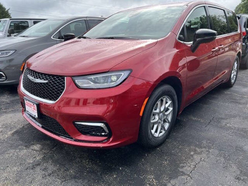 New 2025 Chrysler Pacifica Select image 1