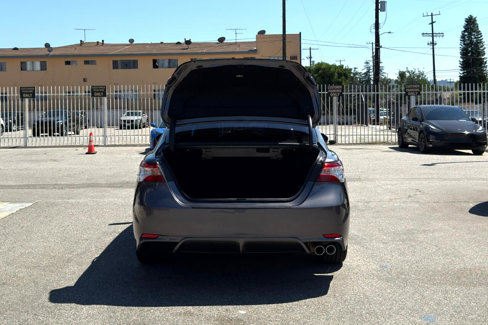 Used 2020 Toyota Camry SE image 18
