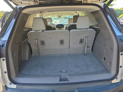 Used 2019 Chevrolet Traverse LT image 13