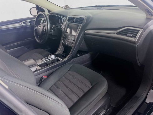 Used 2019 Ford Fusion SE image 25