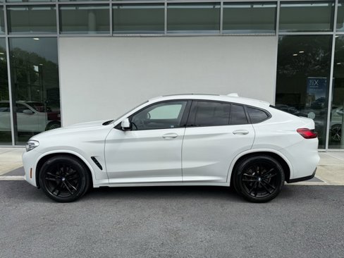 Used 2021 BMW X4 xDrive30i w/ M Sport Package image 2