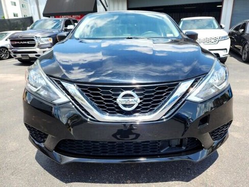 Used 2019 Nissan Sentra SV image 2