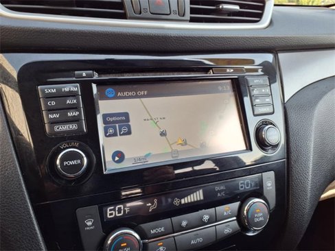 Used 2016 Nissan Rogue SV image 22