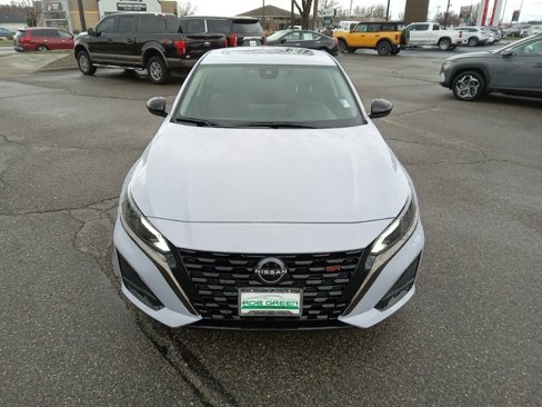 New 2024 Nissan Altima 2.5 SR w/ SR Premium Package image 2