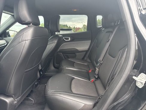 Used 2023 Jeep Compass Latitude image 16