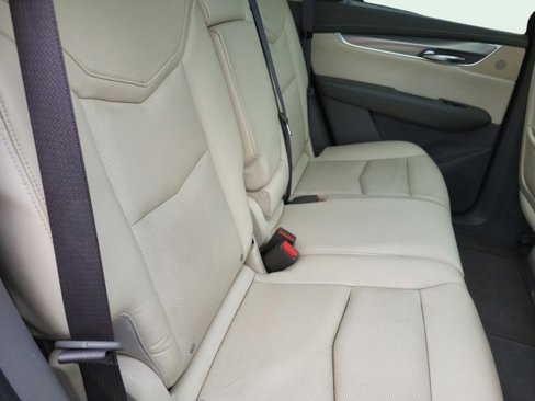 Used 2017 Cadillac XT5 Luxury w/ Driver Awareness Package image 17
