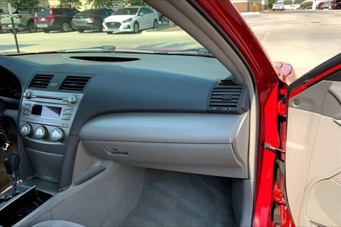 Used 2011 Toyota Camry LE image 18