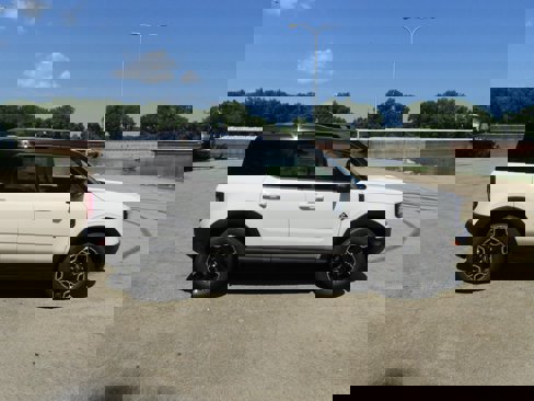 New 2025 Ford Bronco Sport Outer Banks w/ Outer Banks Tech Package+ image 5