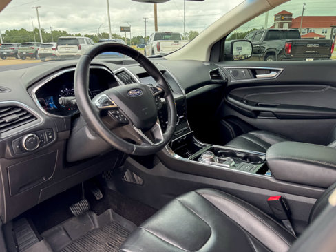 Used 2020 Ford Edge Titanium image 12