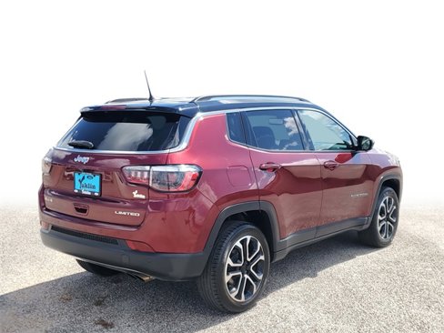 Used 2022 Jeep Compass Limited image 4