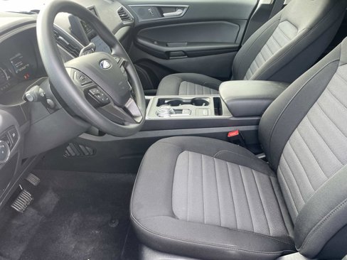 Used 2024 Ford Edge SE w/ Black Appearance Package image 17