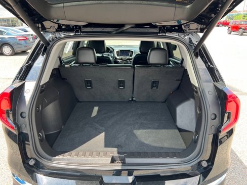 Certified 2024 GMC Terrain SLT image 15