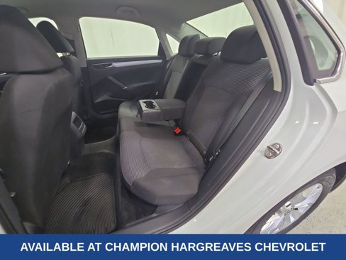 Used 2017 Volkswagen Passat 1.8T S image 34