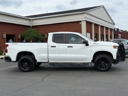 Used 2019 Chevrolet Silverado 1500 Custom Trail Boss w/ Custom Convenience Package image 4