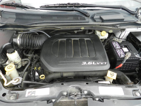 Used 2014 Chrysler Town & Country Touring image 21