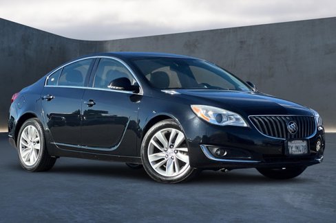 Used 2016 Buick Regal image 2