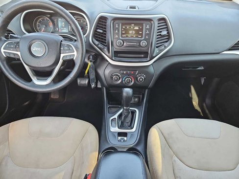 Used 2016 Jeep Cherokee Sport image 18