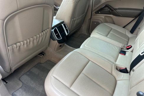 Used 2014 Porsche Cayenne S image 26
