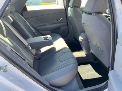 Used 2024 Hyundai Elantra SEL w/ Convenience Package image 22
