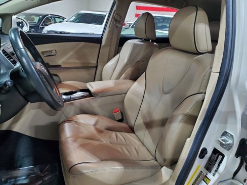 Used 2013 Toyota Venza XLE image 6
