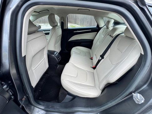 Used 2018 Ford Fusion Titanium image 31