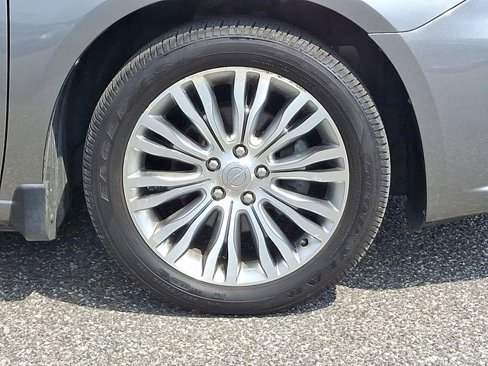 Used 2013 Chrysler 200 Limited image 9