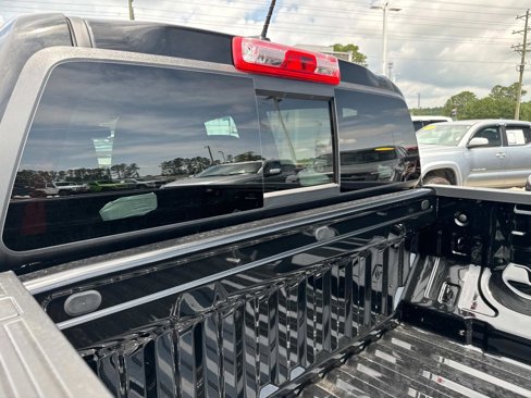 New 2025 GMC Canyon Elevation w/ Convenience Package image 12