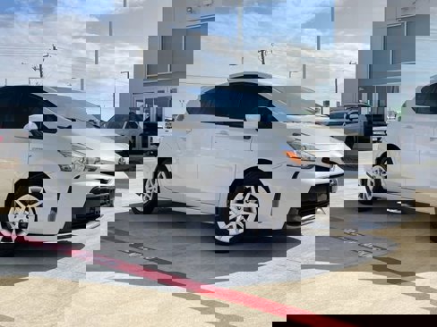 Used 2016 Toyota Prius V Four image 6