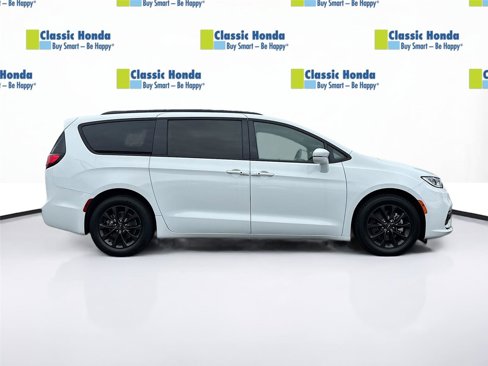 Used 2021 Chrysler Pacifica Touring w/ S Appearance Package image 9