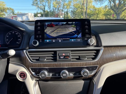 Used 2018 Honda Accord Touring image 20