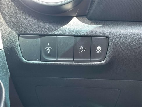Certified 2023 Hyundai Kona SEL image 31