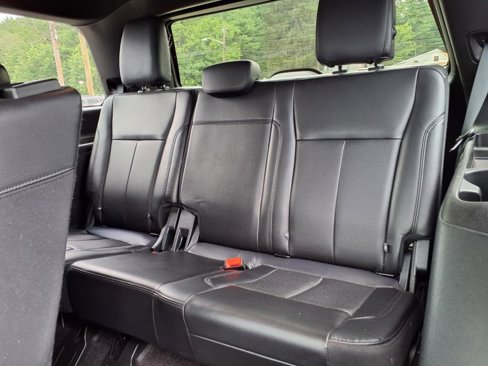Used 2021 Ford Expedition XLT image 14