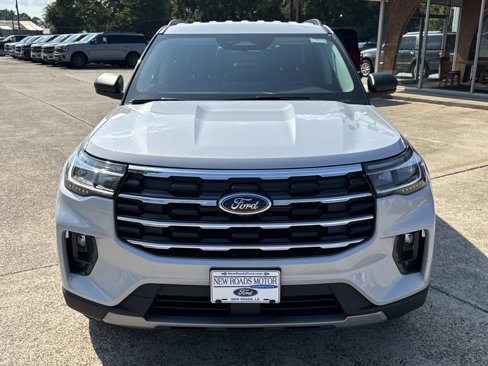 New 2025 Ford Explorer Active image 2